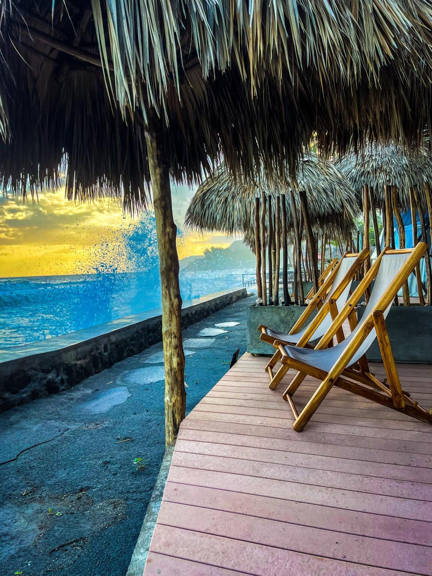 Almare Zonte - Beachfront Glamping Hotel El Zonte Bagian luar foto