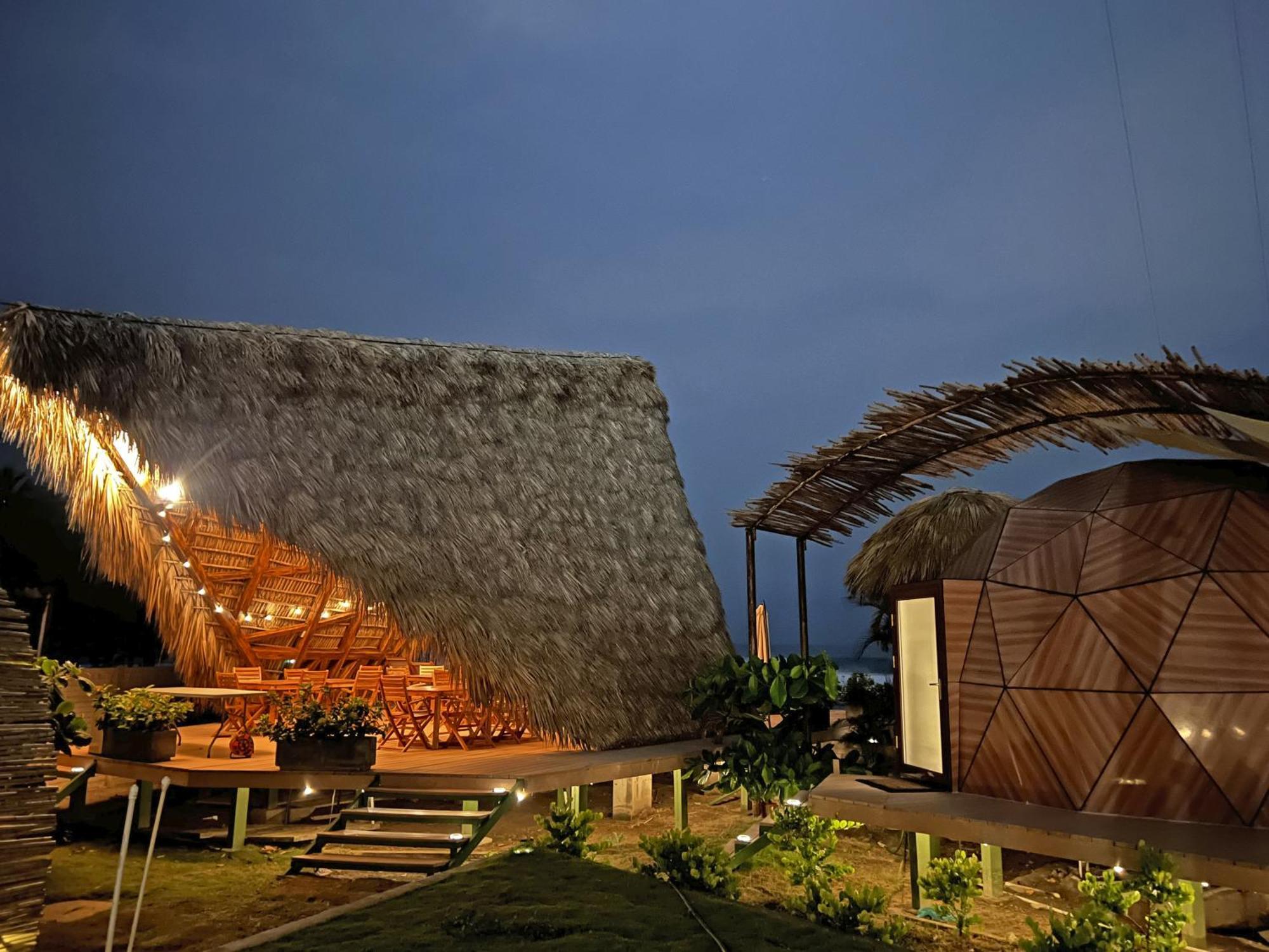Almare Zonte - Beachfront Glamping Hotel El Zonte Bagian luar foto