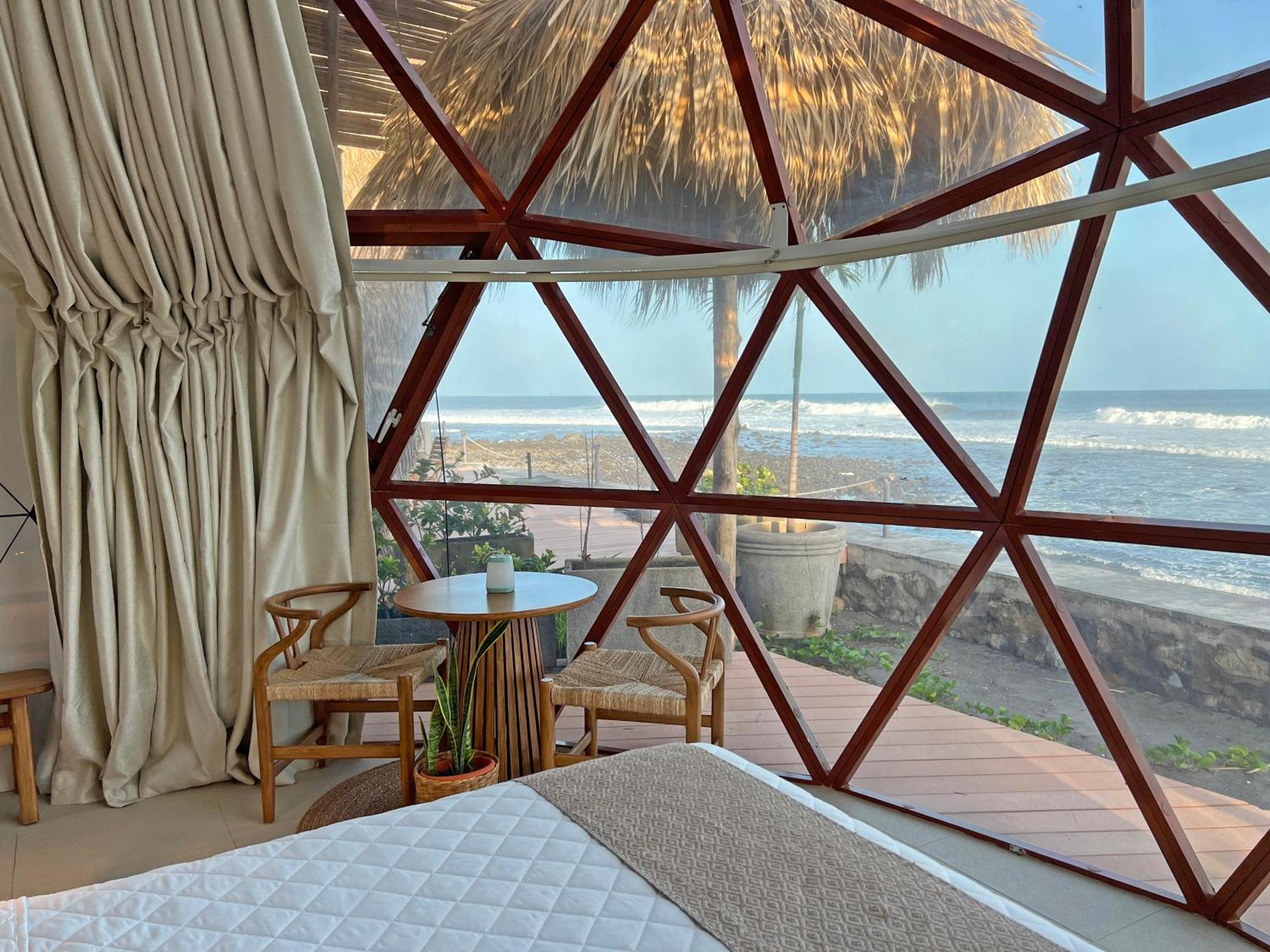 Almare Zonte - Beachfront Glamping Hotel El Zonte Bagian luar foto