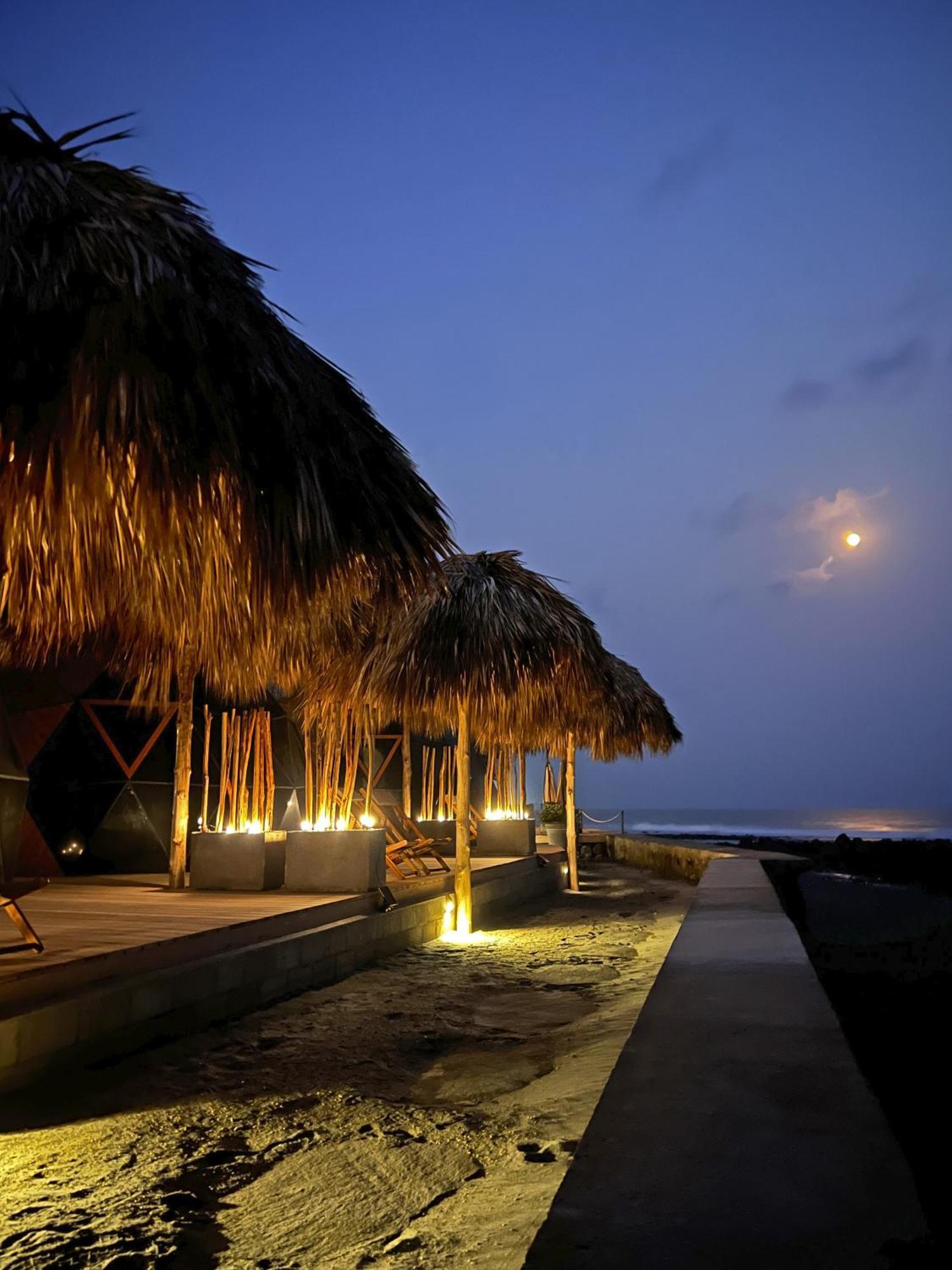 Almare Zonte - Beachfront Glamping Hotel El Zonte Bagian luar foto