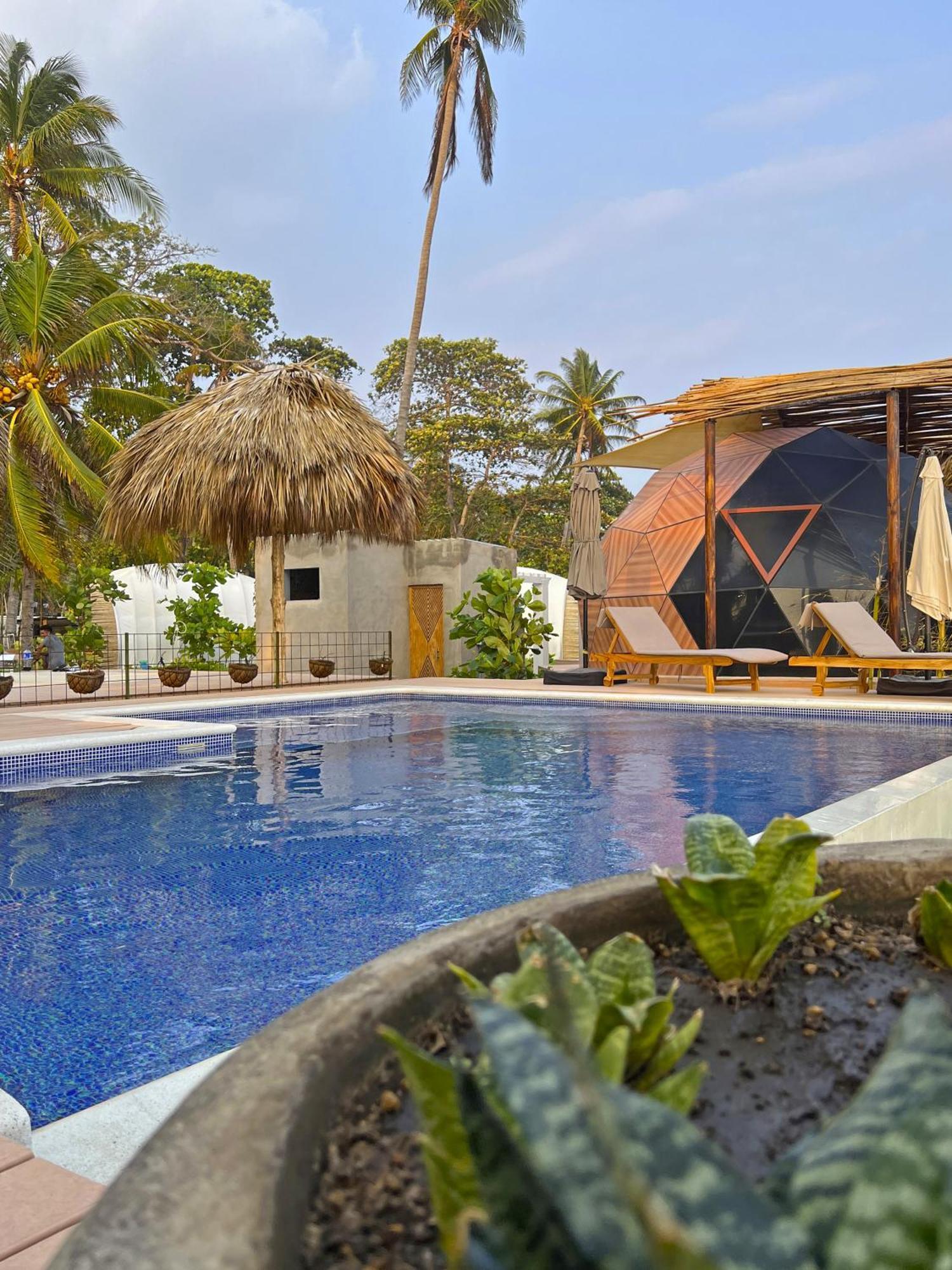 Almare Zonte - Beachfront Glamping Hotel El Zonte Bagian luar foto