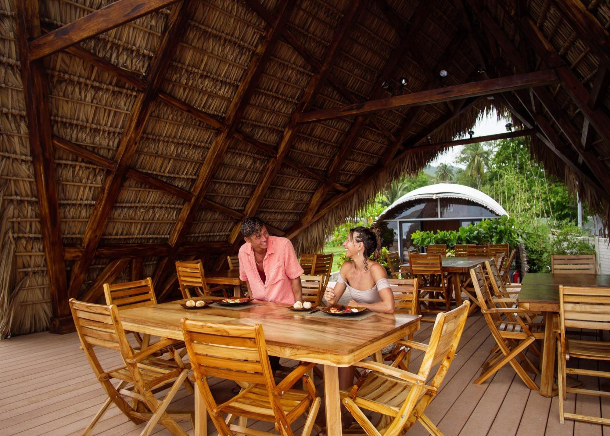 Almare Zonte - Beachfront Glamping Hotel El Zonte Bagian luar foto
